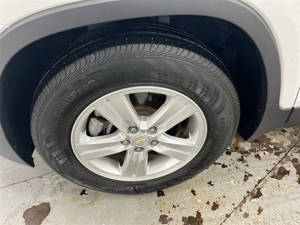Used 2022 Chevrolet Trax LT w/ LT Convenience Package image 25