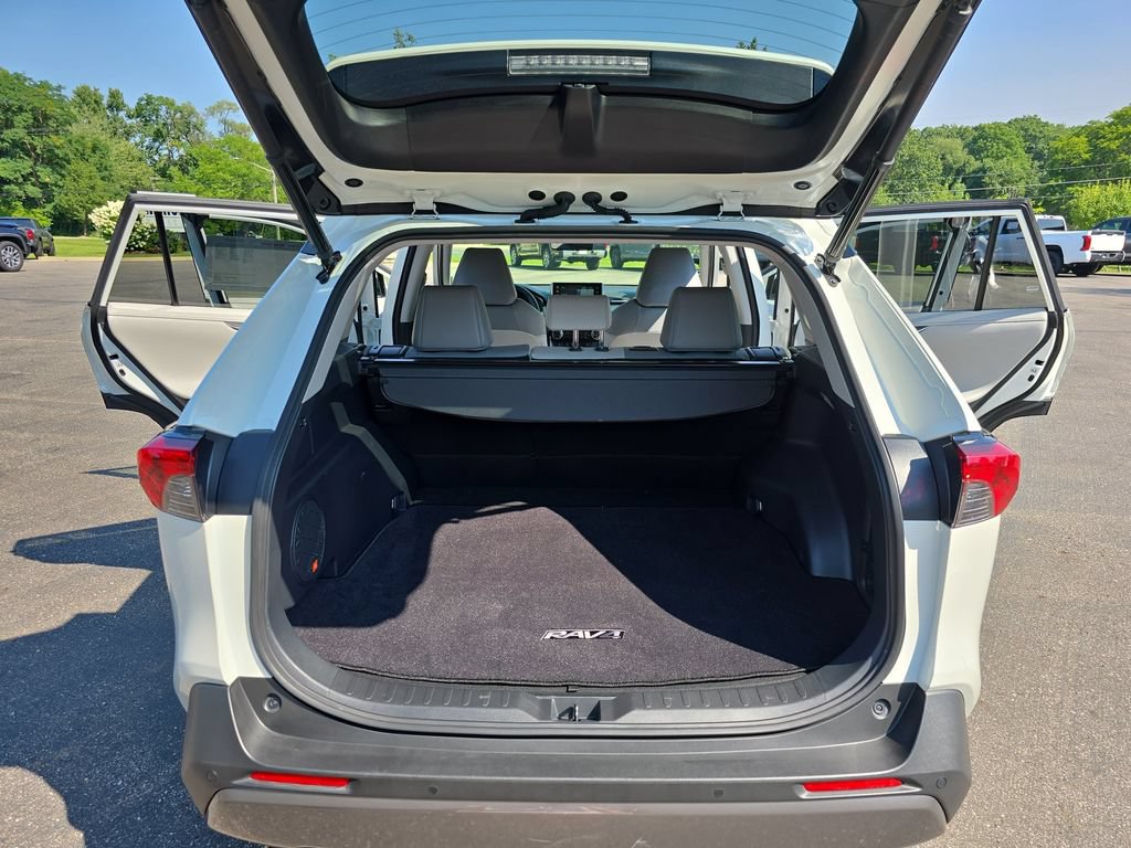 Used 2019 Toyota RAV4 Limited AWD/4WD image 14
