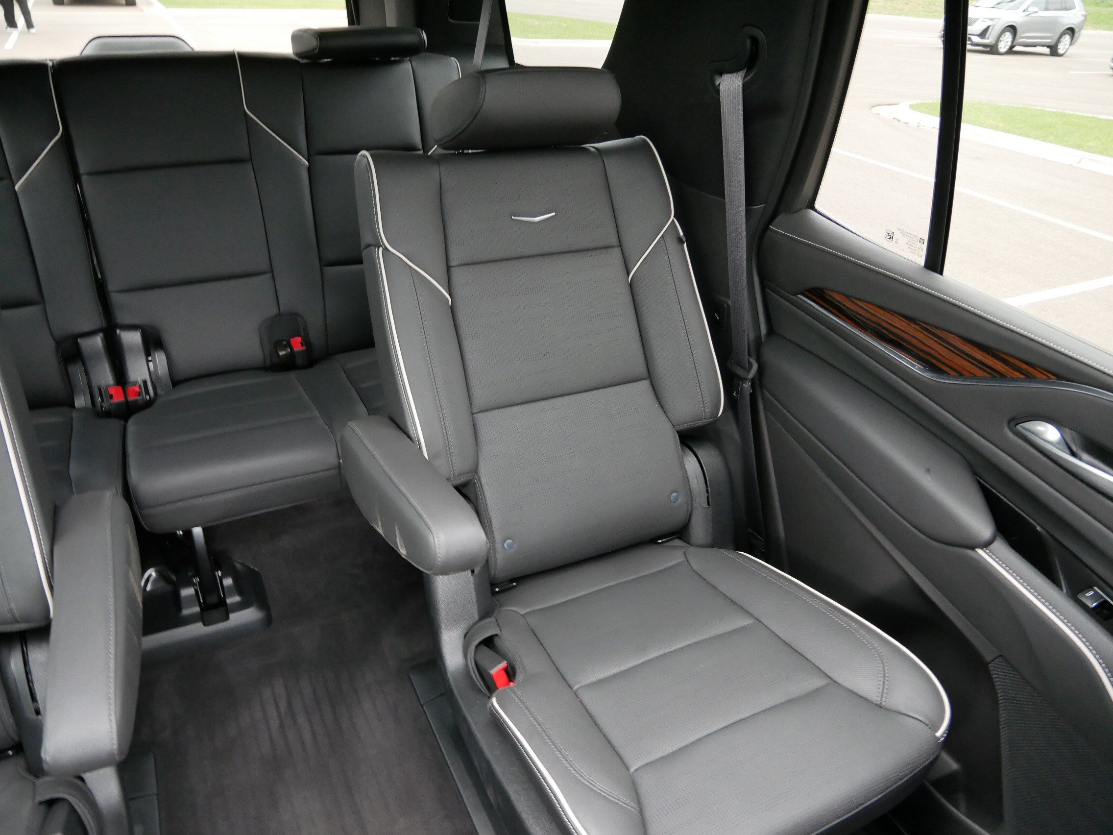 Certified 2023 Cadillac Escalade Premium Luxury w/ Performance Package AWD/4WD image 14