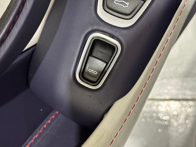 Used 2023 Aston Martin V8 Vantage Roadster RWD image 23