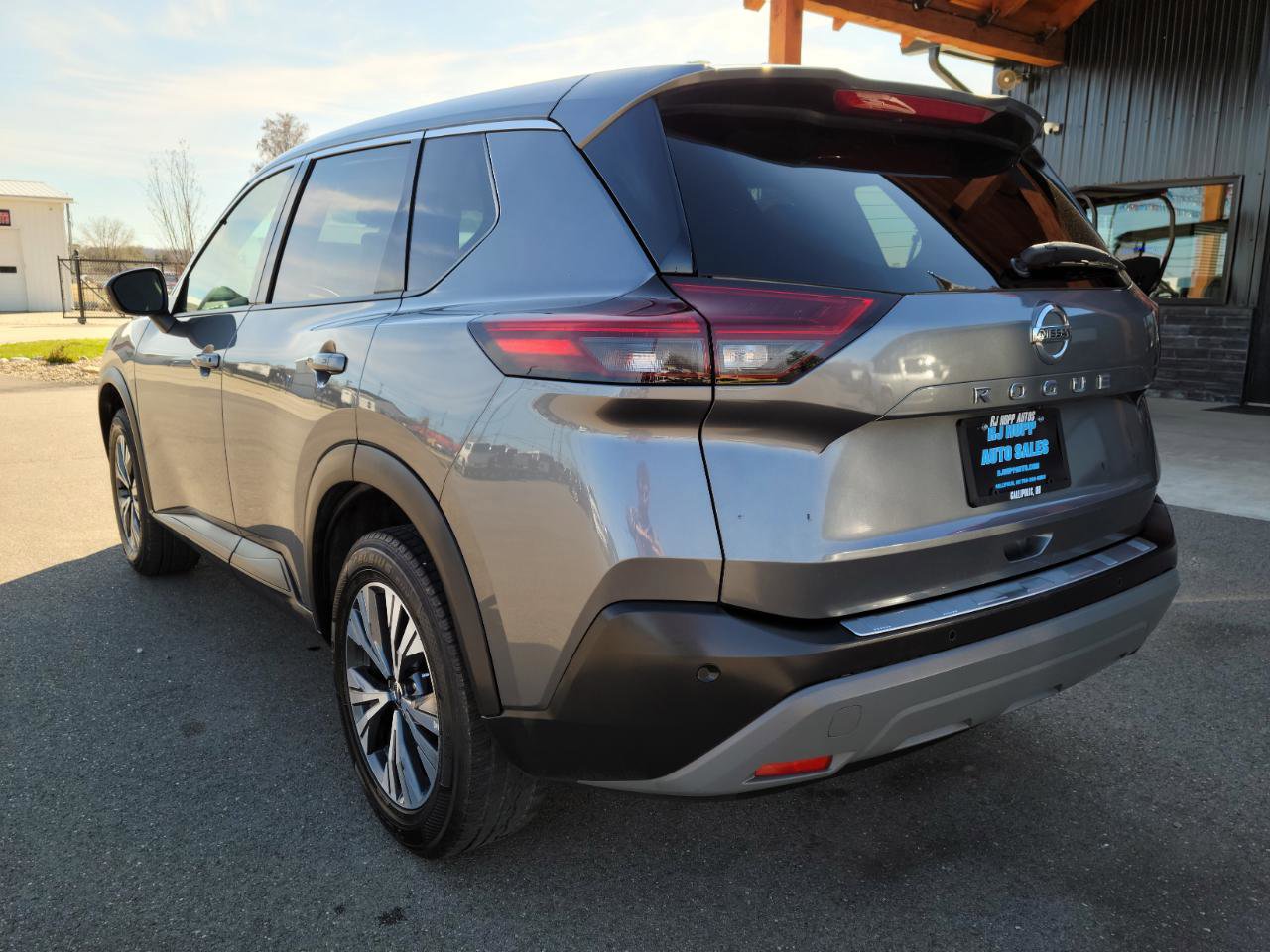 Used 2021 Nissan Rogue SV AWD/4WD image 6
