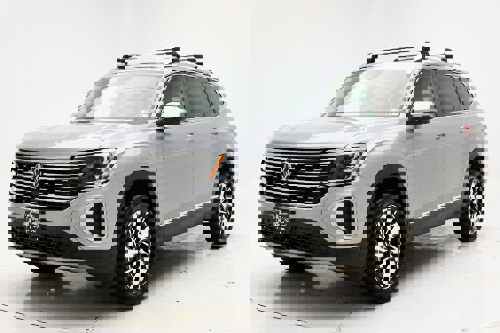 Used 2024 Volkswagen Atlas SEL image 2