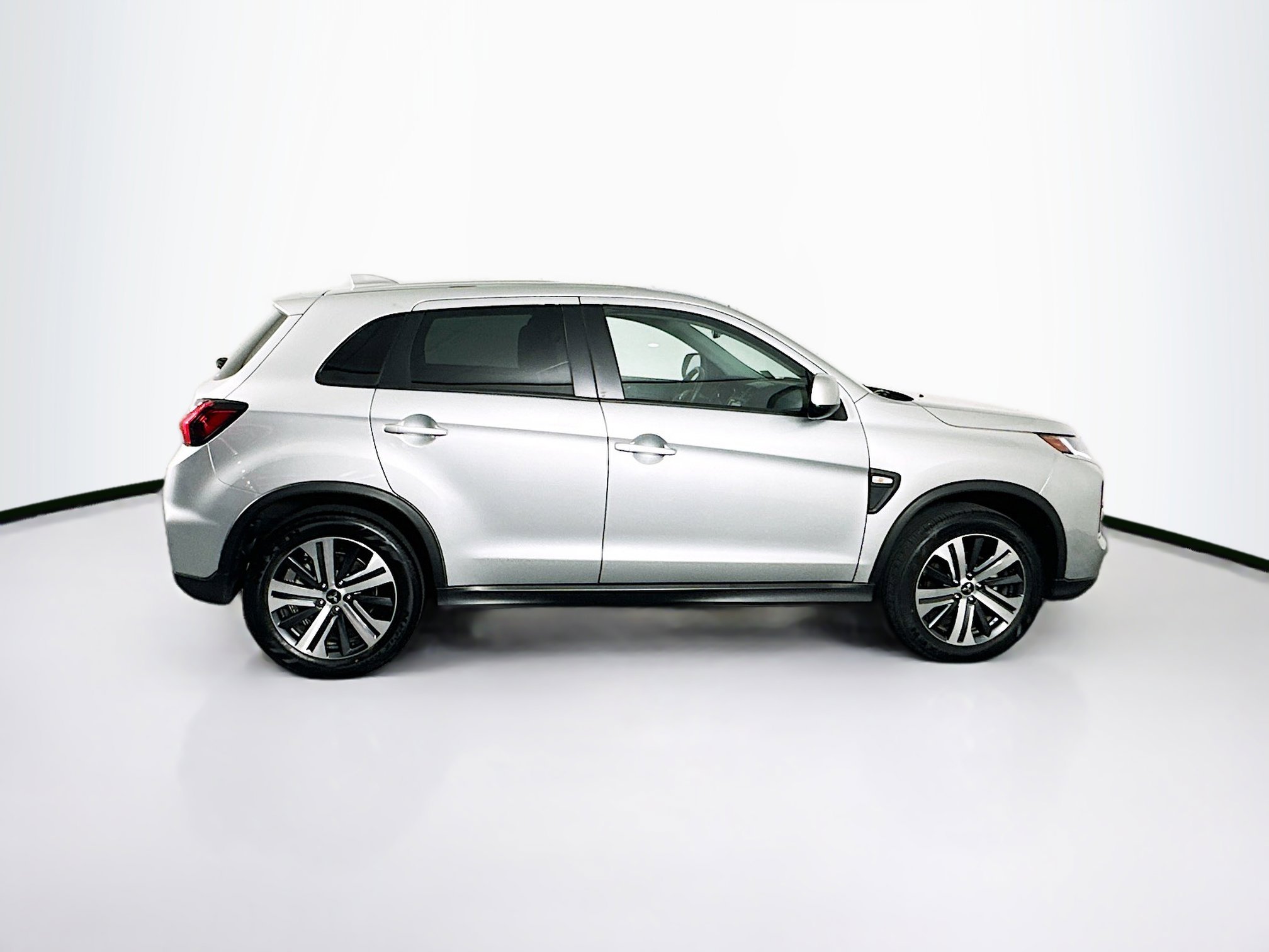 Used 2025 Mitsubishi Outlander Sport LE image 10