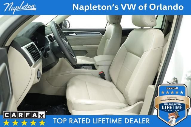 Certified 2022 Volkswagen Atlas SE w/ Black Wheel Package FWD image 28