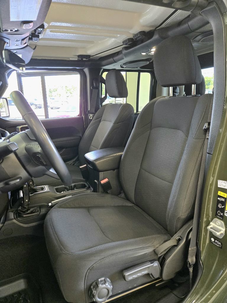 Used 2022 Jeep Gladiator Sport image 13