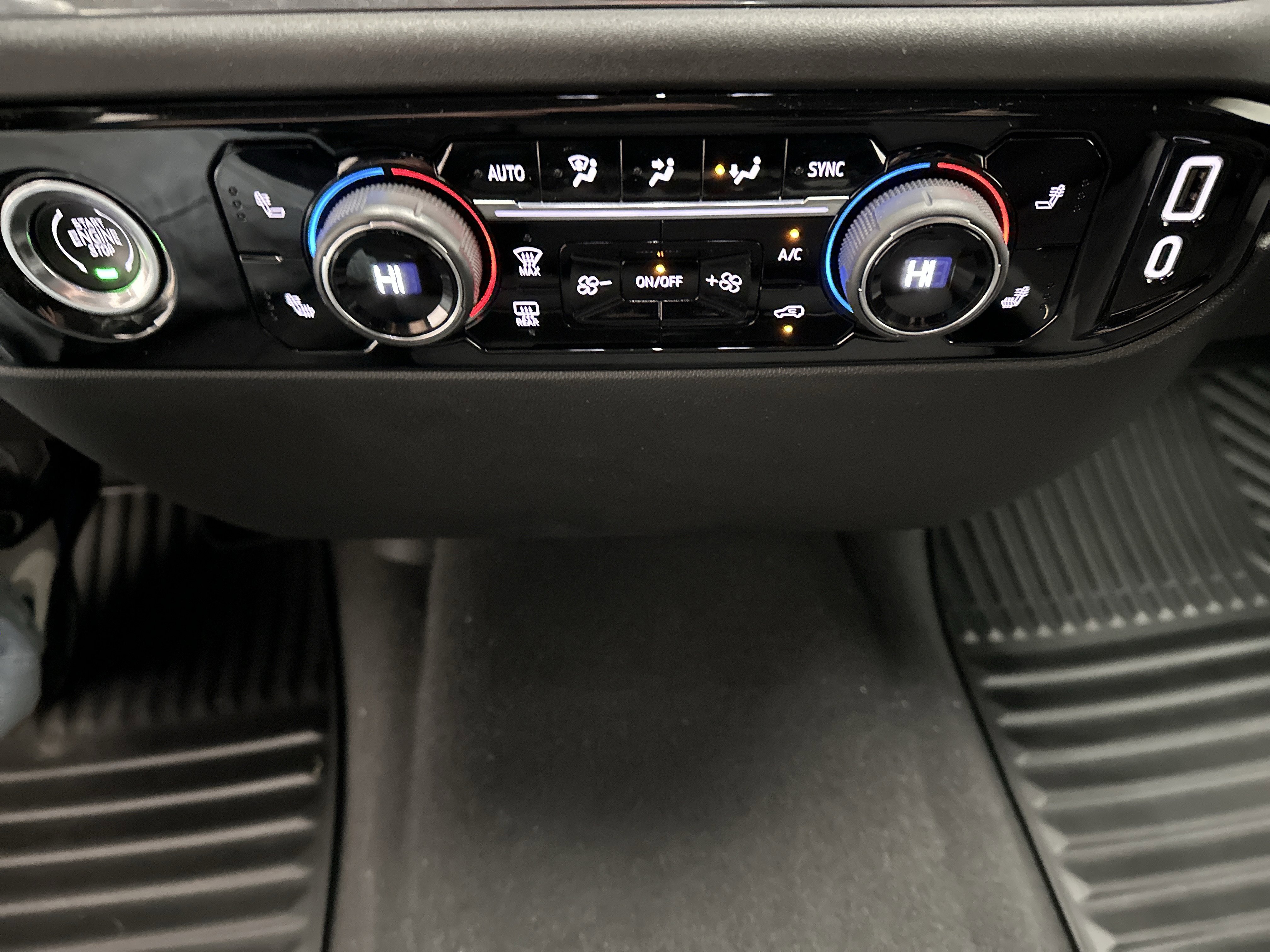 Used 2024 Chevrolet Silverado 1500 LT w/ Z71 Off-Road Package image 32