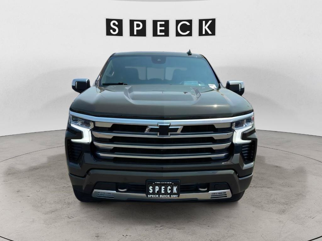 Used 2023 Chevrolet Silverado 1500 High Country w/ Technology Package AWD/4WD image 8