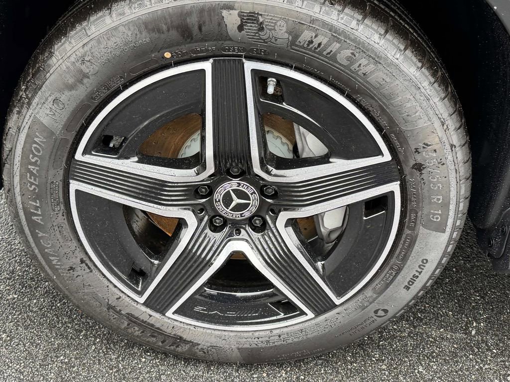 Certified 2025 Mercedes-Benz GLC 300 4MATIC image 11