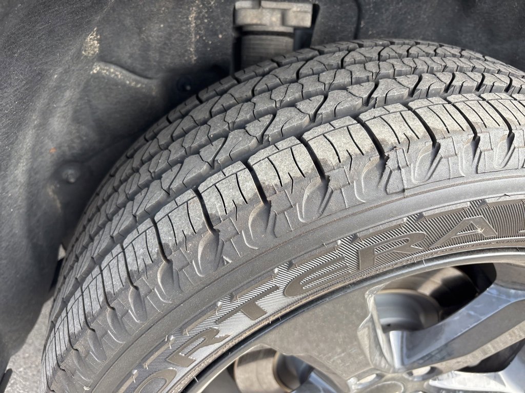 Used 2023 Jeep Grand Cherokee L Altitude image 9