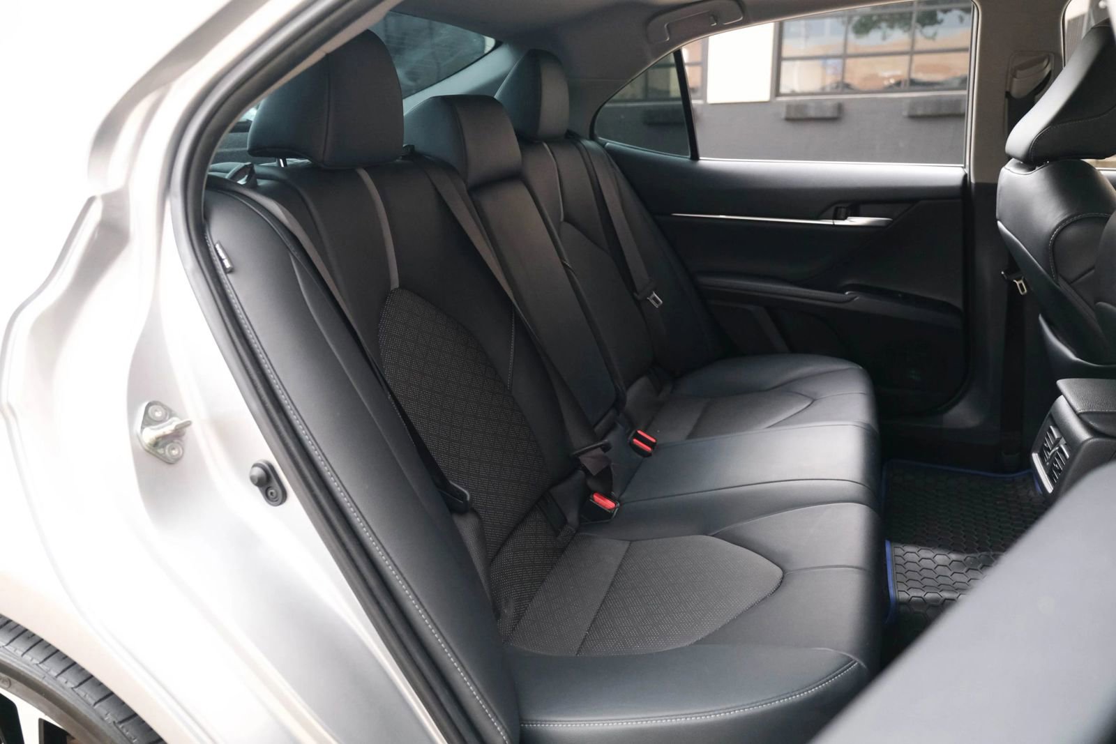 Used 2020 Toyota Camry XSE image 29