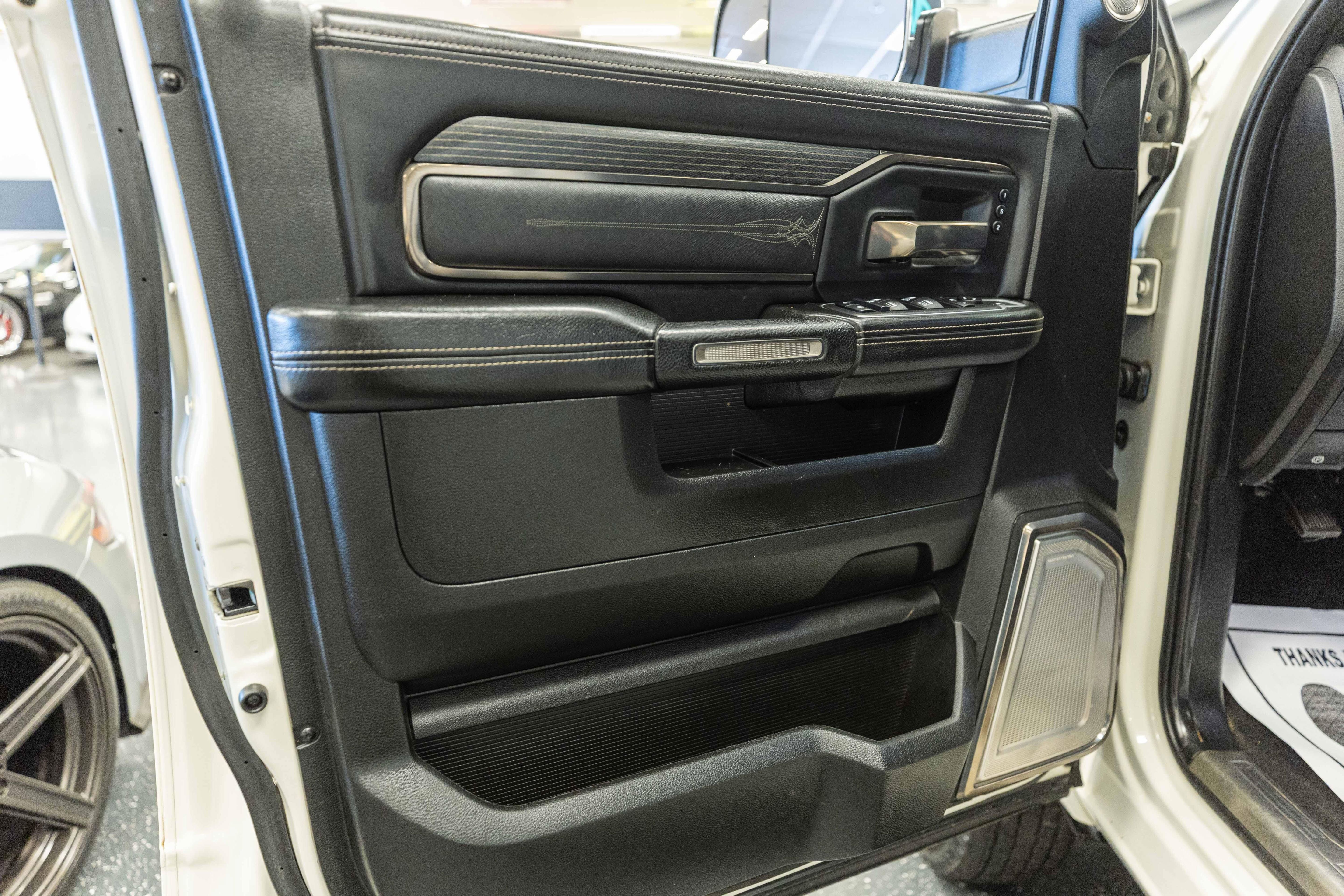 Used 2019 RAM 3500 Limited w/ Max Tow Package AWD/4WD image 11