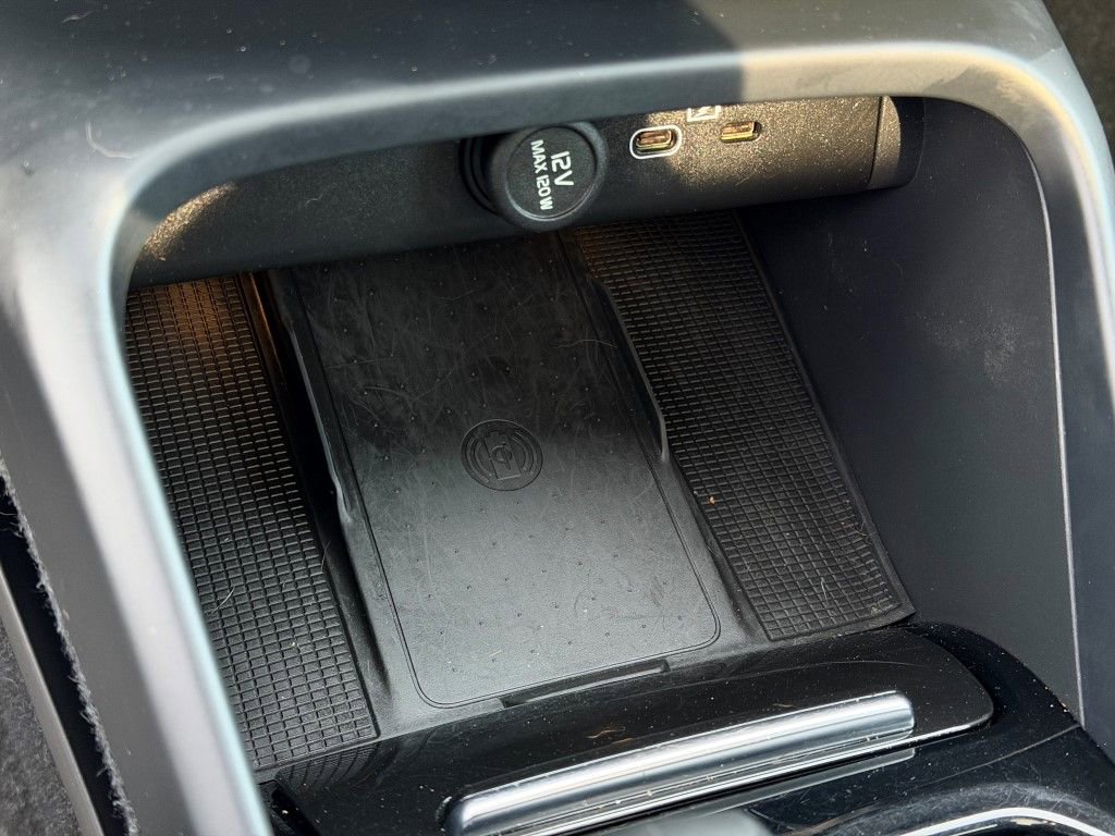 Certified 2023 Volvo C40 P8 Recharge Plus w/ Protection Package Premier image 25