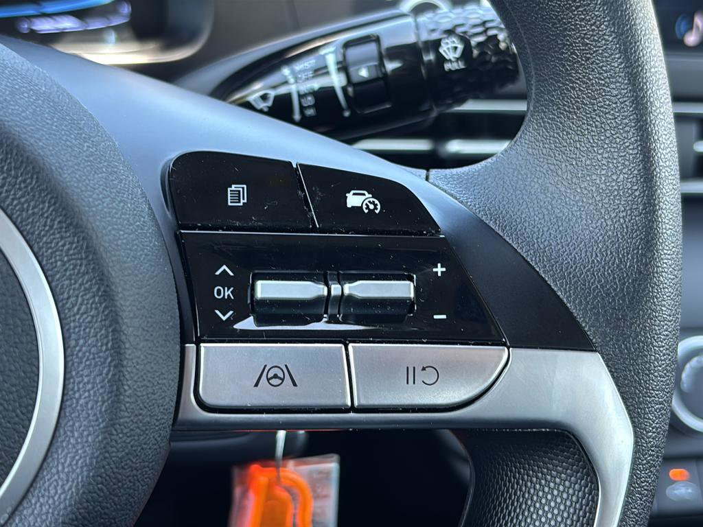 Used 2025 Hyundai Elantra SE FWD image 27