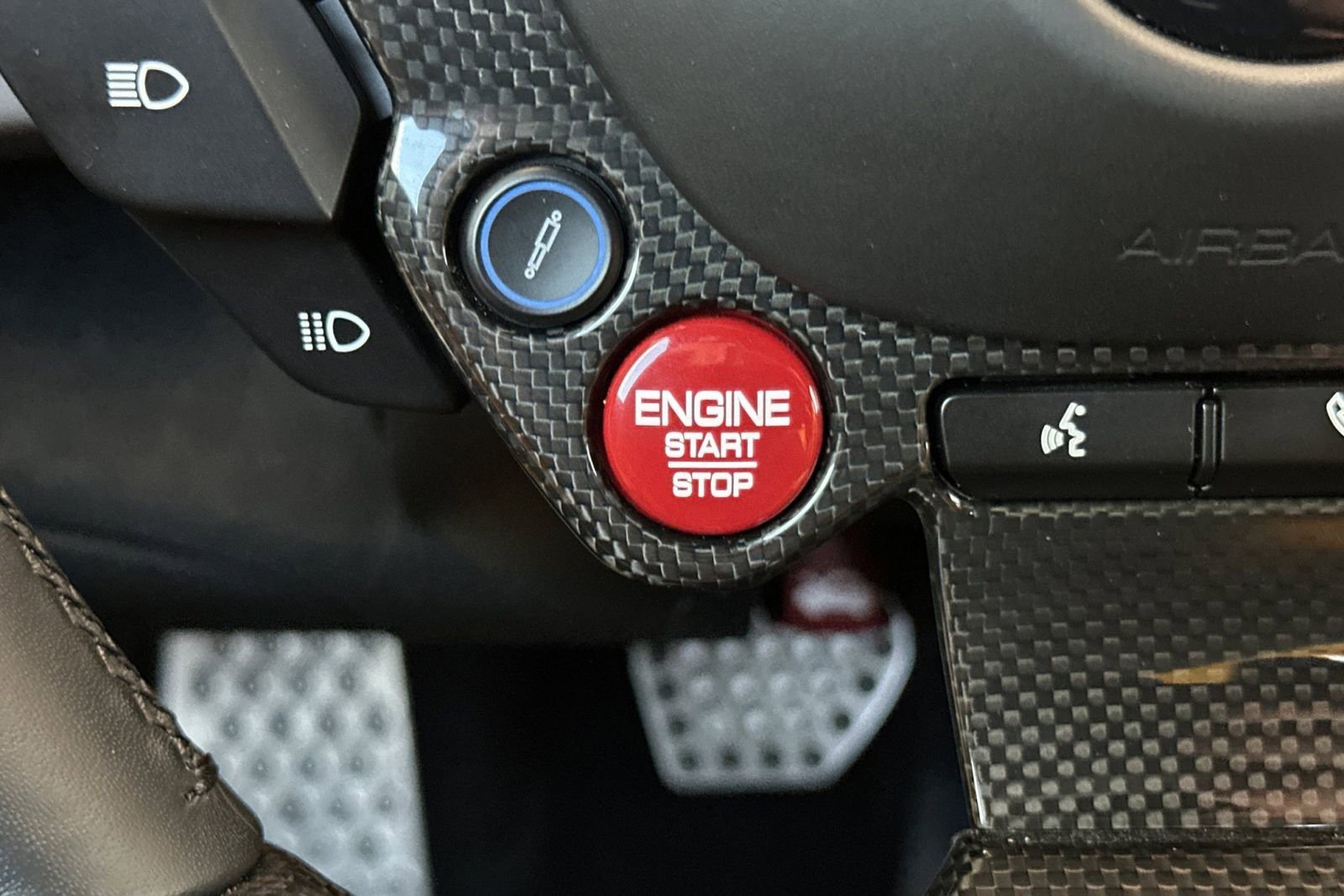 Used 2020 Ferrari 812 Superfast image 27