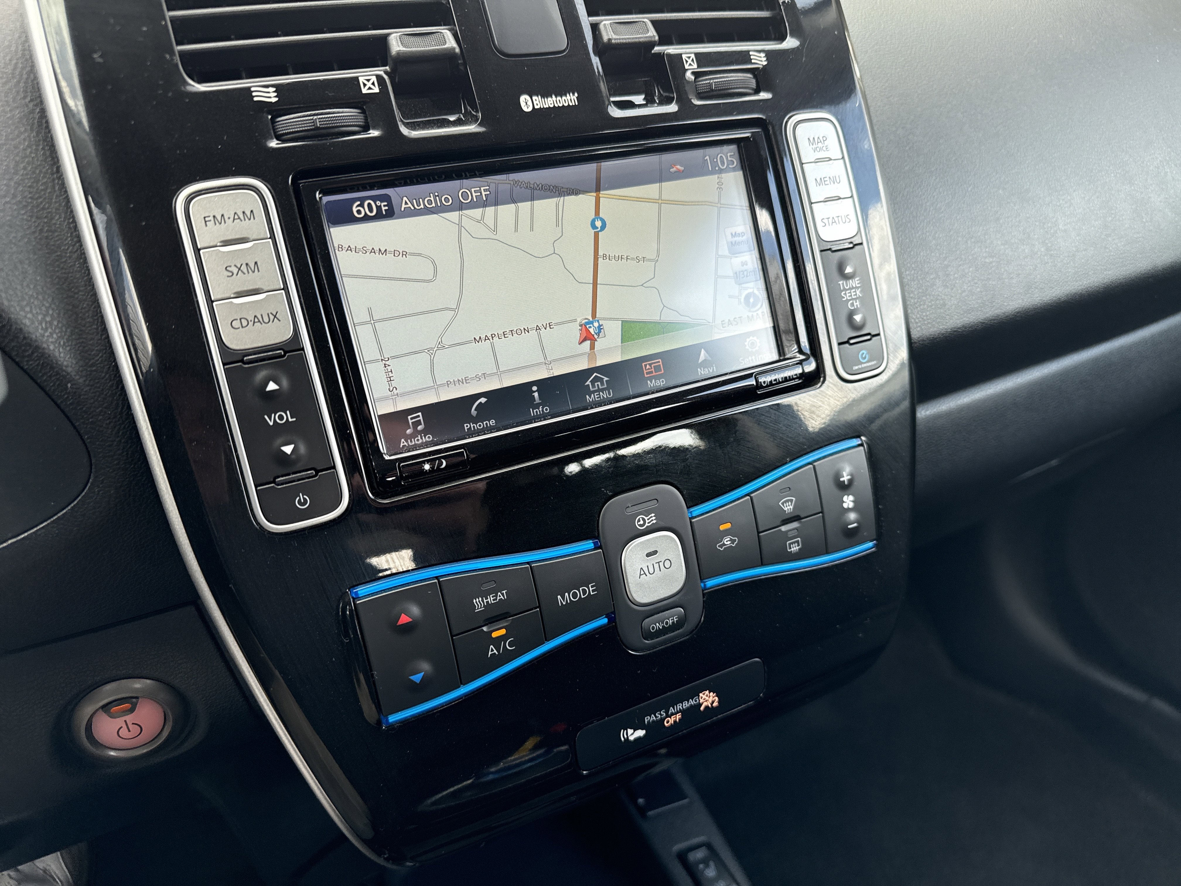 Used 2017 Nissan Leaf SV w/ Protection Package image 16