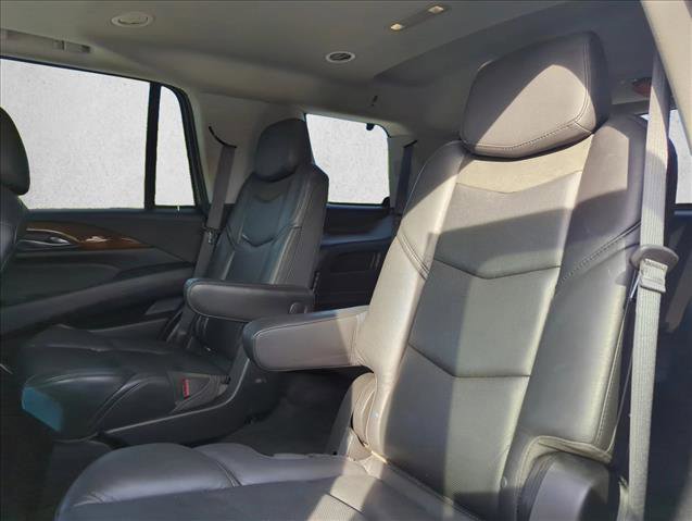 Used 2018 Cadillac Escalade Luxury RWD image 22