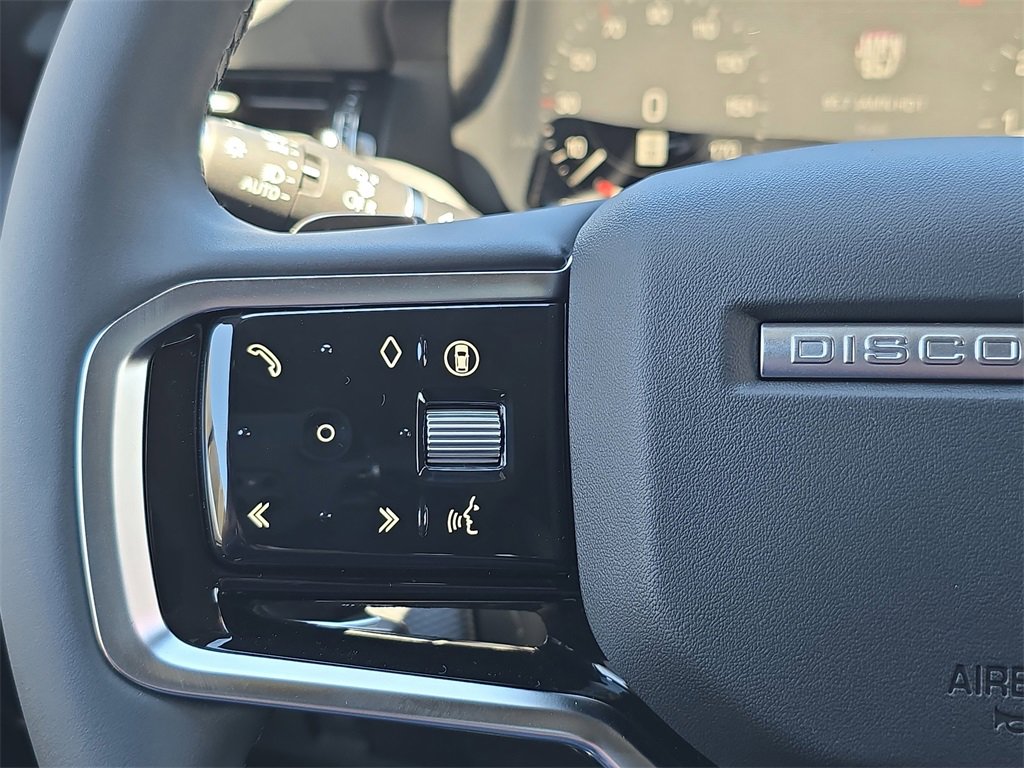 New 2025 Land Rover Discovery Sport Dynamic SE image 18