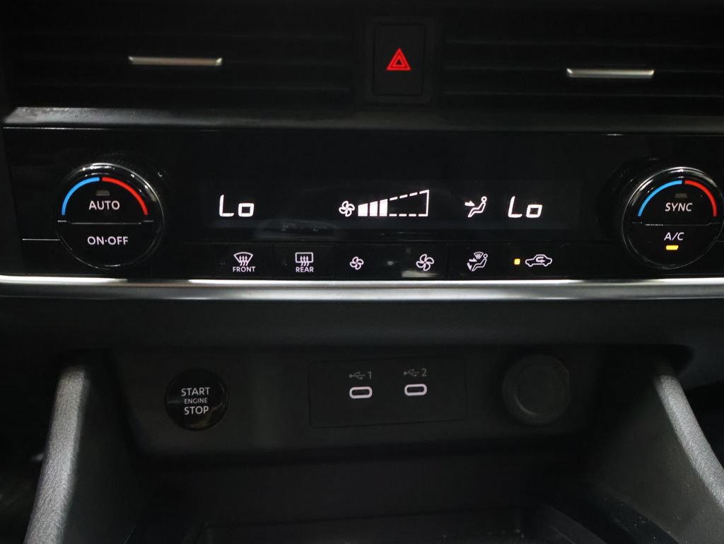 Used 2024 Nissan Rogue SV AWD/4WD image 24