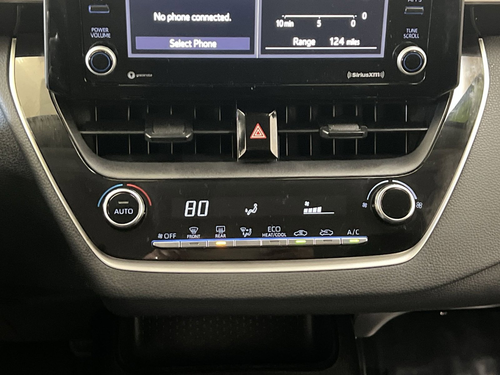 Used 2022 Toyota Corolla LE image 19