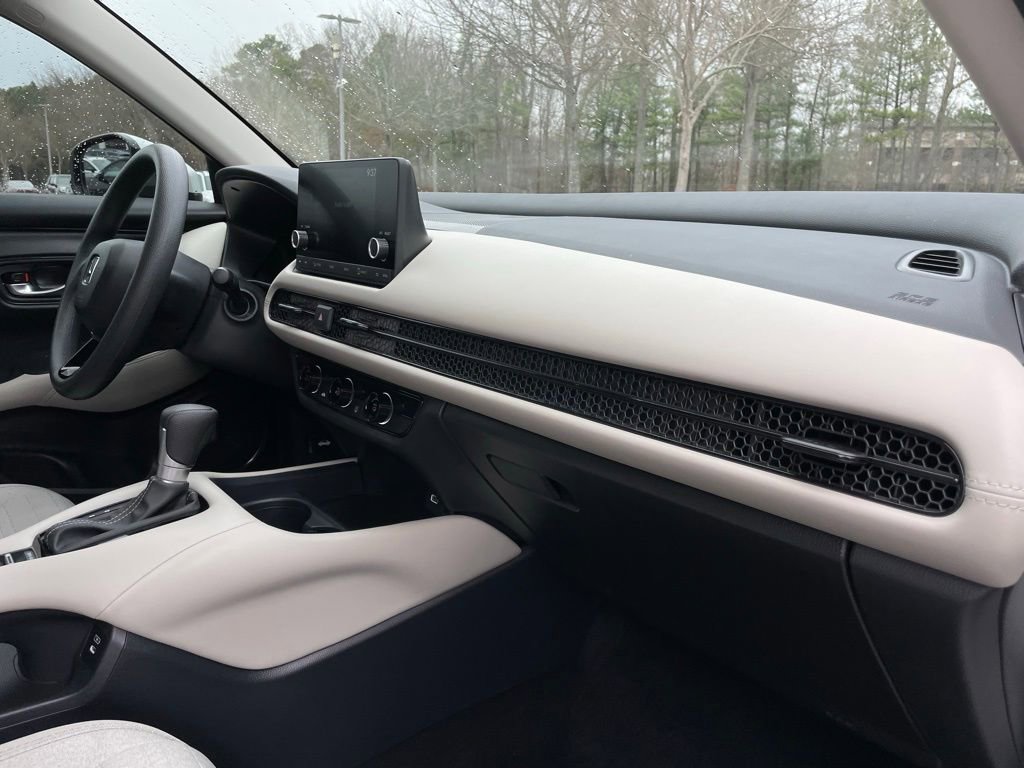 Certified 2025 Honda HR-V LX image 32