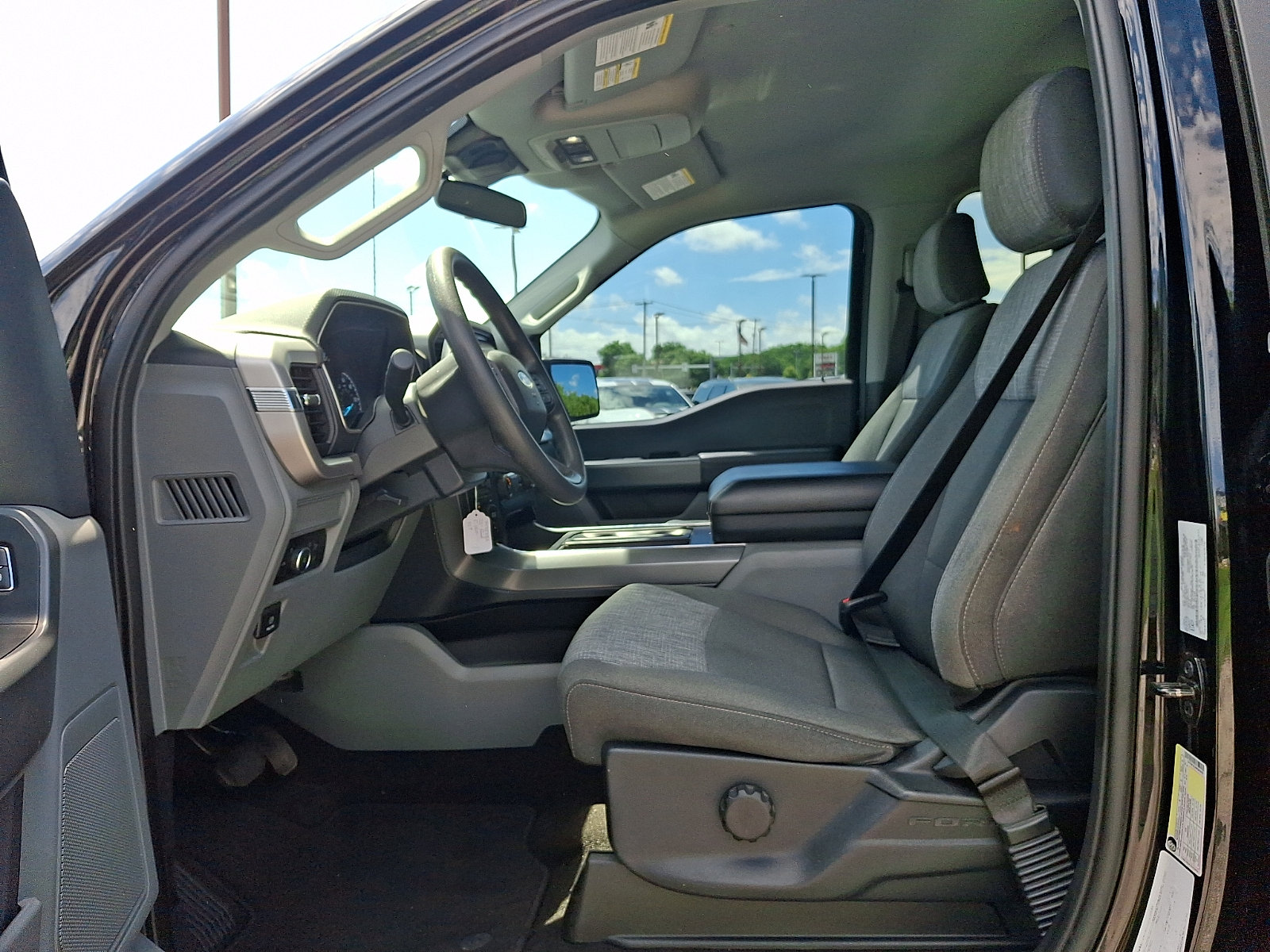 Used 2022 Ford F150 XLT w/ Trailer Tow Package AWD/4WD image 14