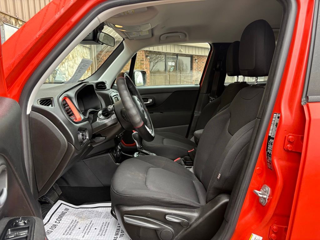 Used 2019 Jeep Renegade Sport image 17