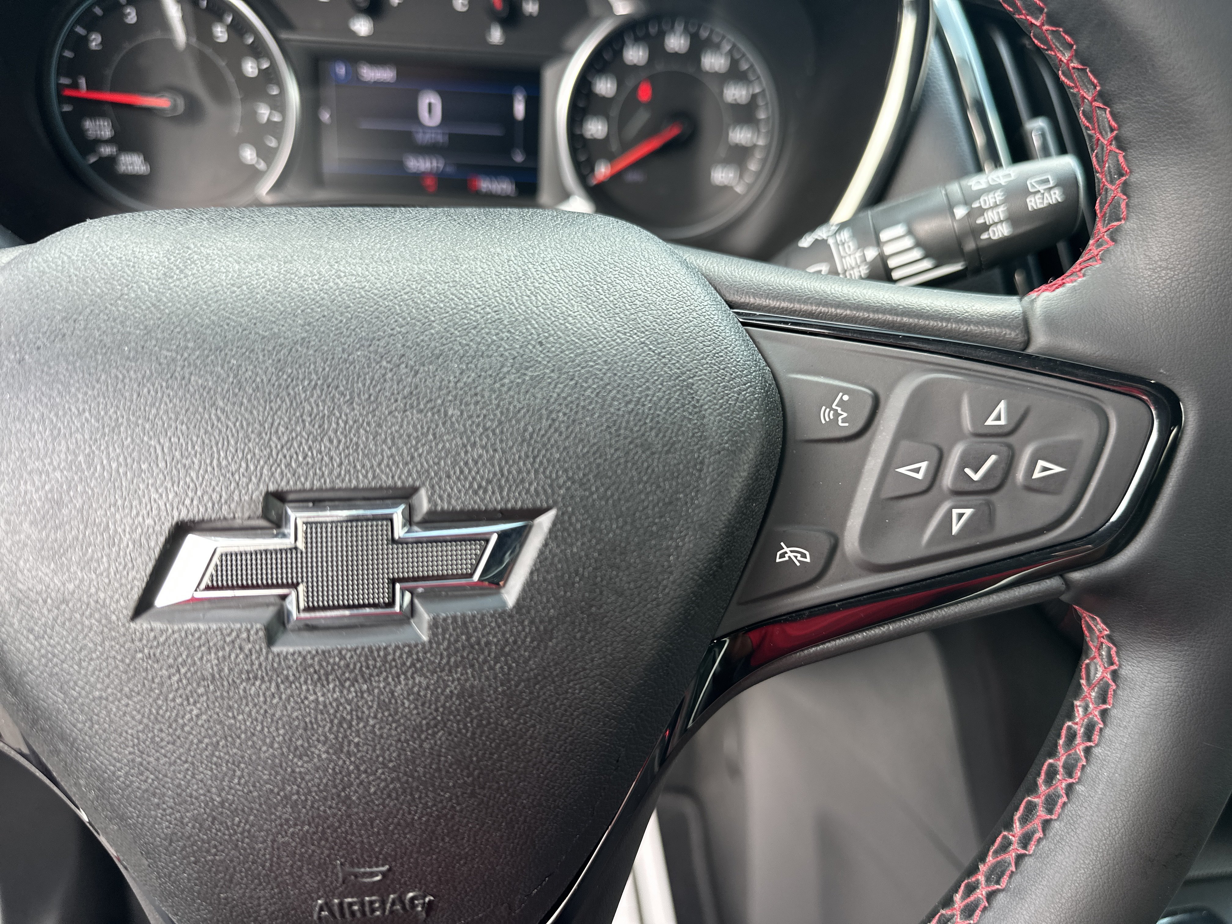 Used 2023 Chevrolet Equinox RS FWD image 26