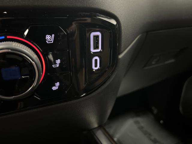 Certified 2025 Chevrolet Silverado 1500 High Country image 26