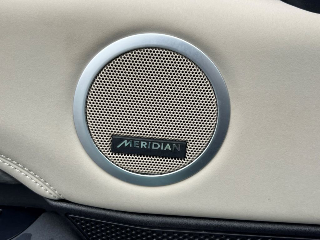 Used 2019 Land Rover Discovery HSE image 35