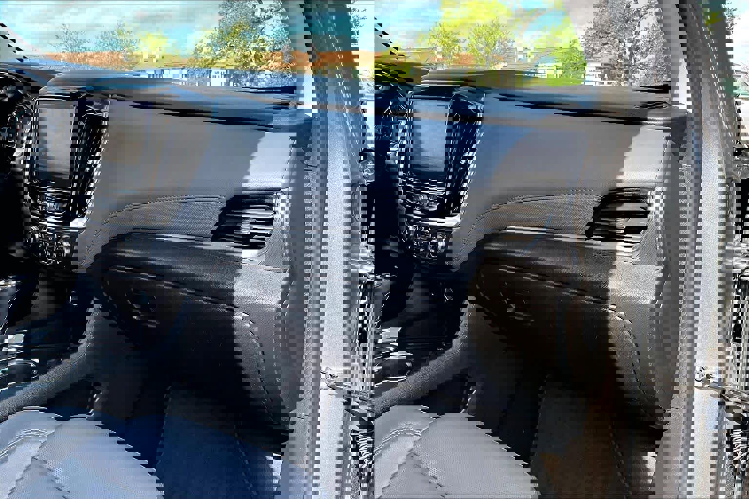 Used 2019 Chevrolet Traverse Premier w/ Driver Confidence II Package image 19