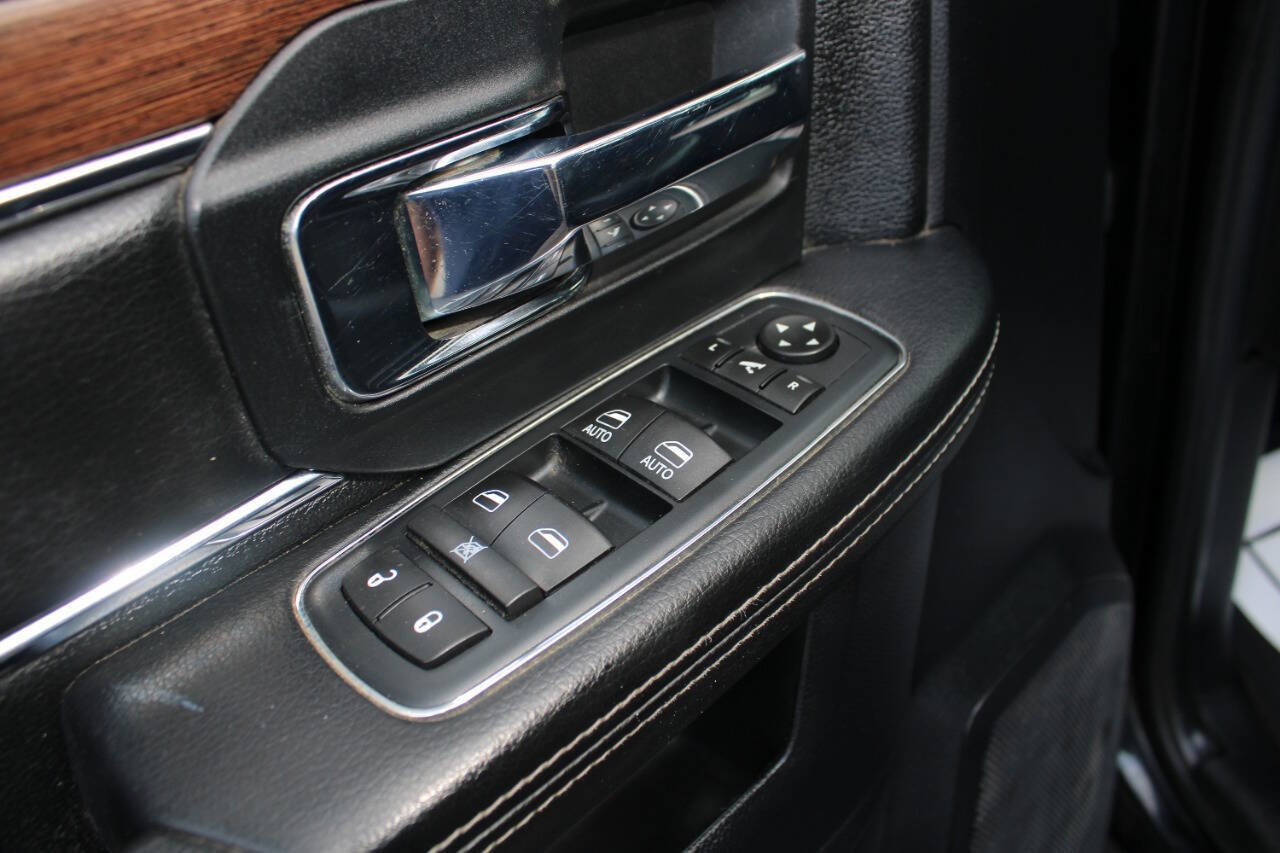 Used 2016 RAM 2500 Laramie w/ Sport Appearance Group image 20