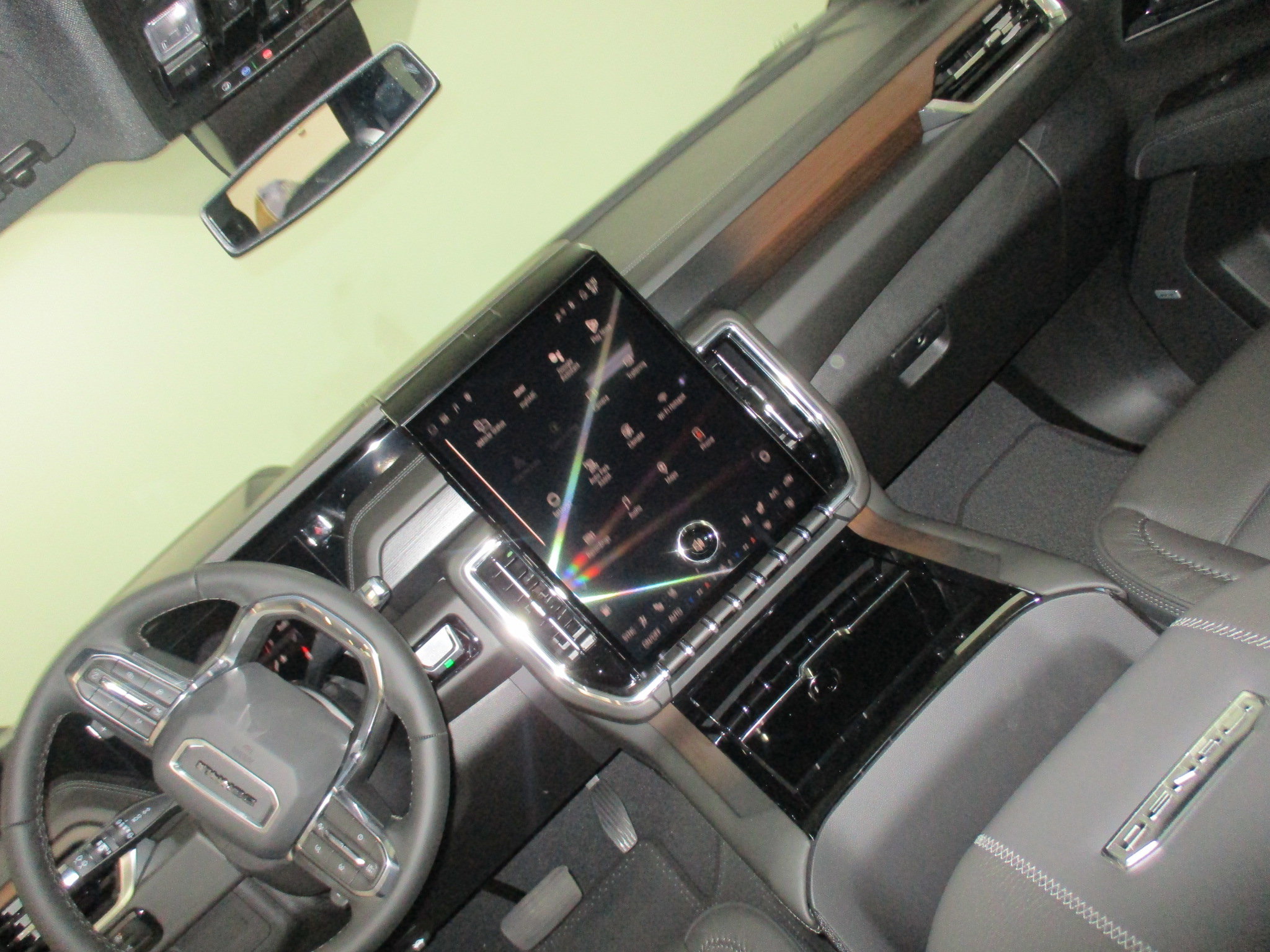 New 2026 GMC Yukon Denali w/ Sun & Power Step Package AWD/4WD image 23