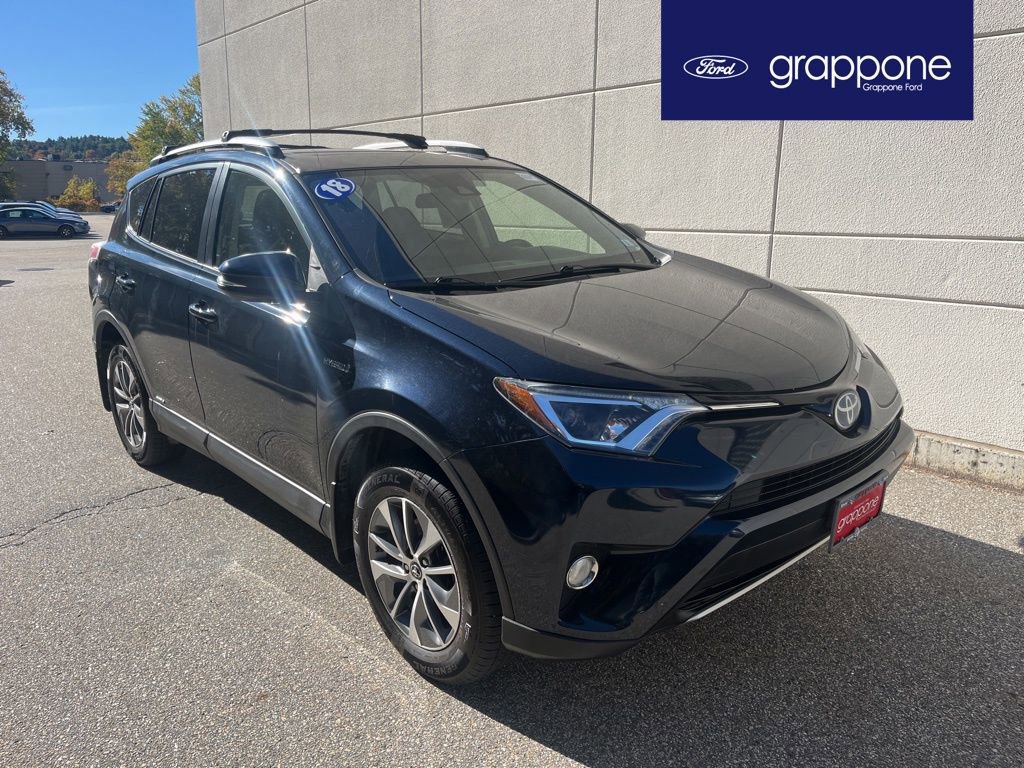 Used 2018 Toyota RAV4 XLE image 1
