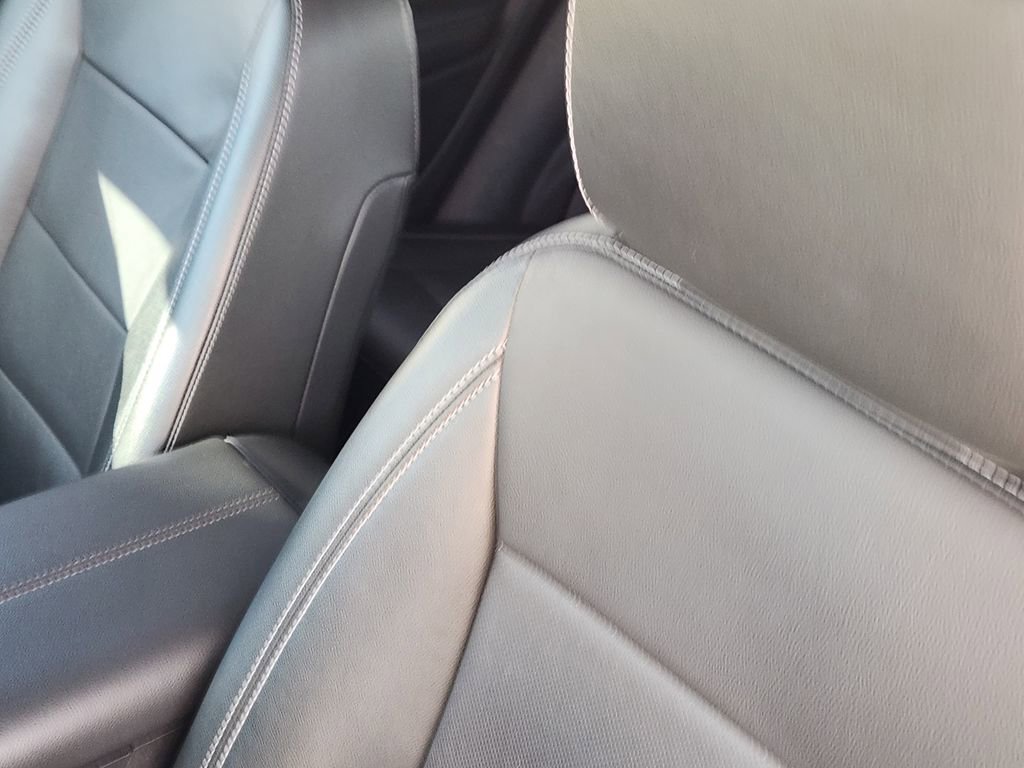 Used 2024 GMC Terrain SLT image 16