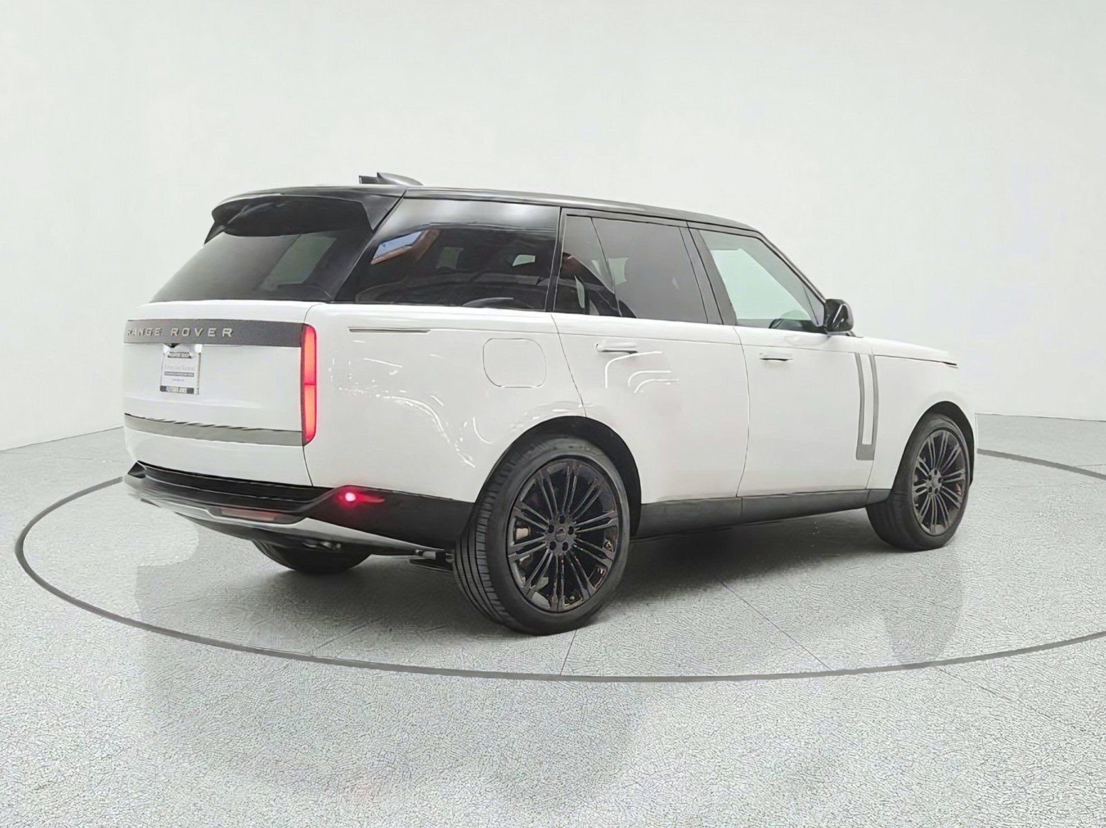Used 2026 Land Rover Range Rover SE AWD/4WD image 5
