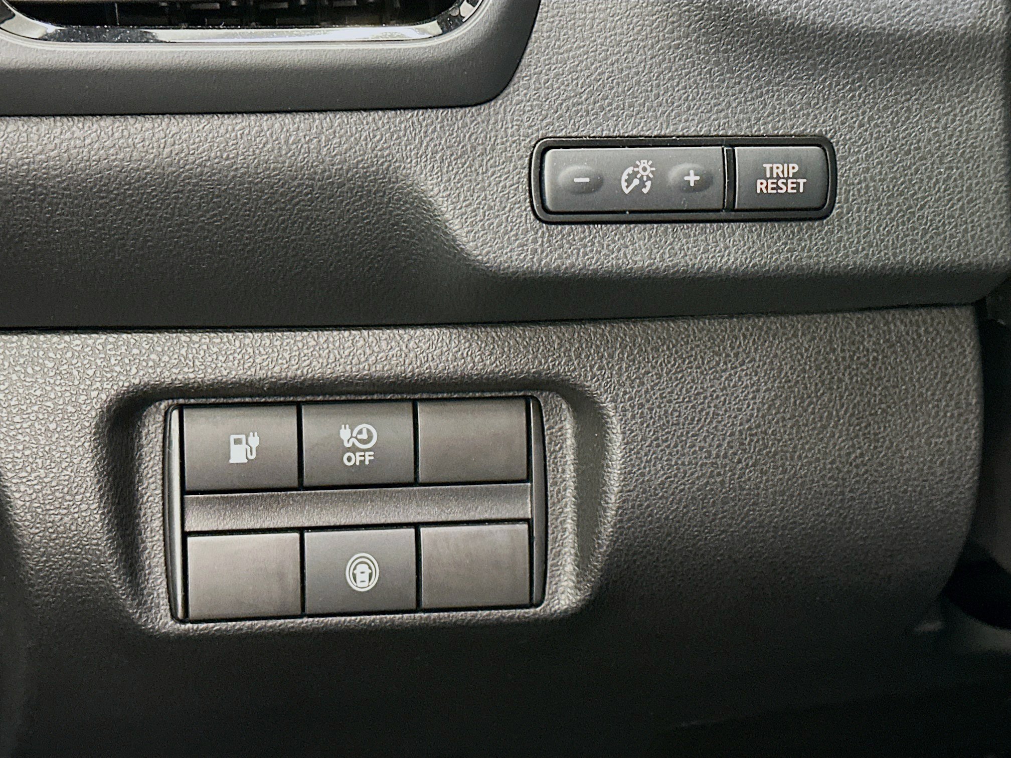 Used 2025 Nissan Leaf S image 17