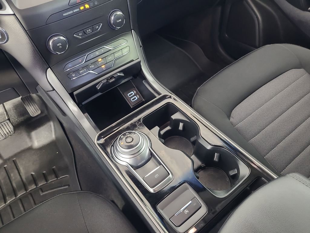 Certified 2020 Ford Edge SE image 16