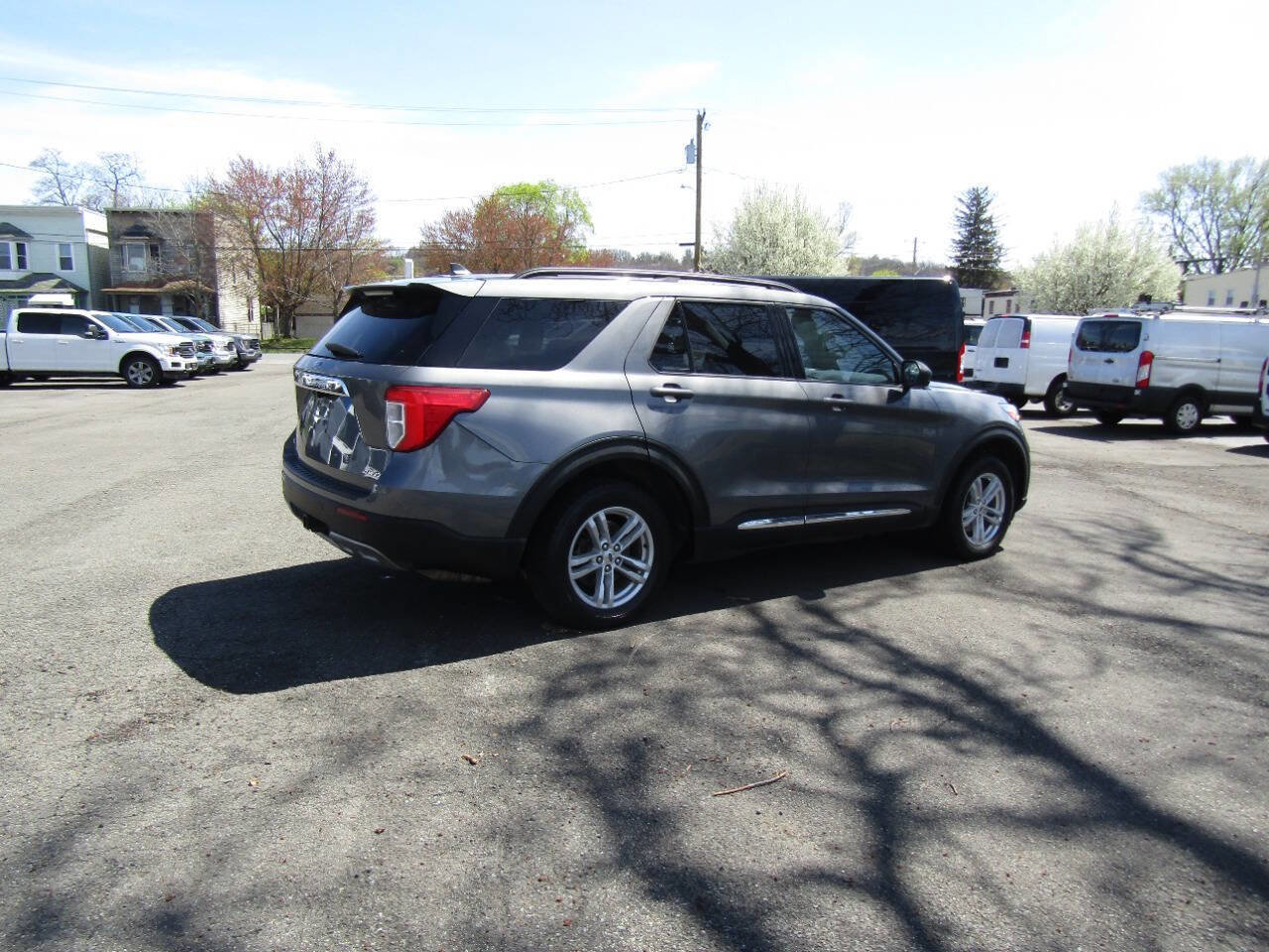 Used 2022 Ford Explorer XLT AWD/4WD image 40