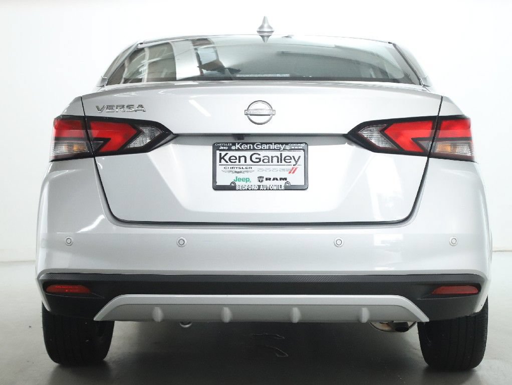 Used 2025 Nissan Versa SV FWD image 41