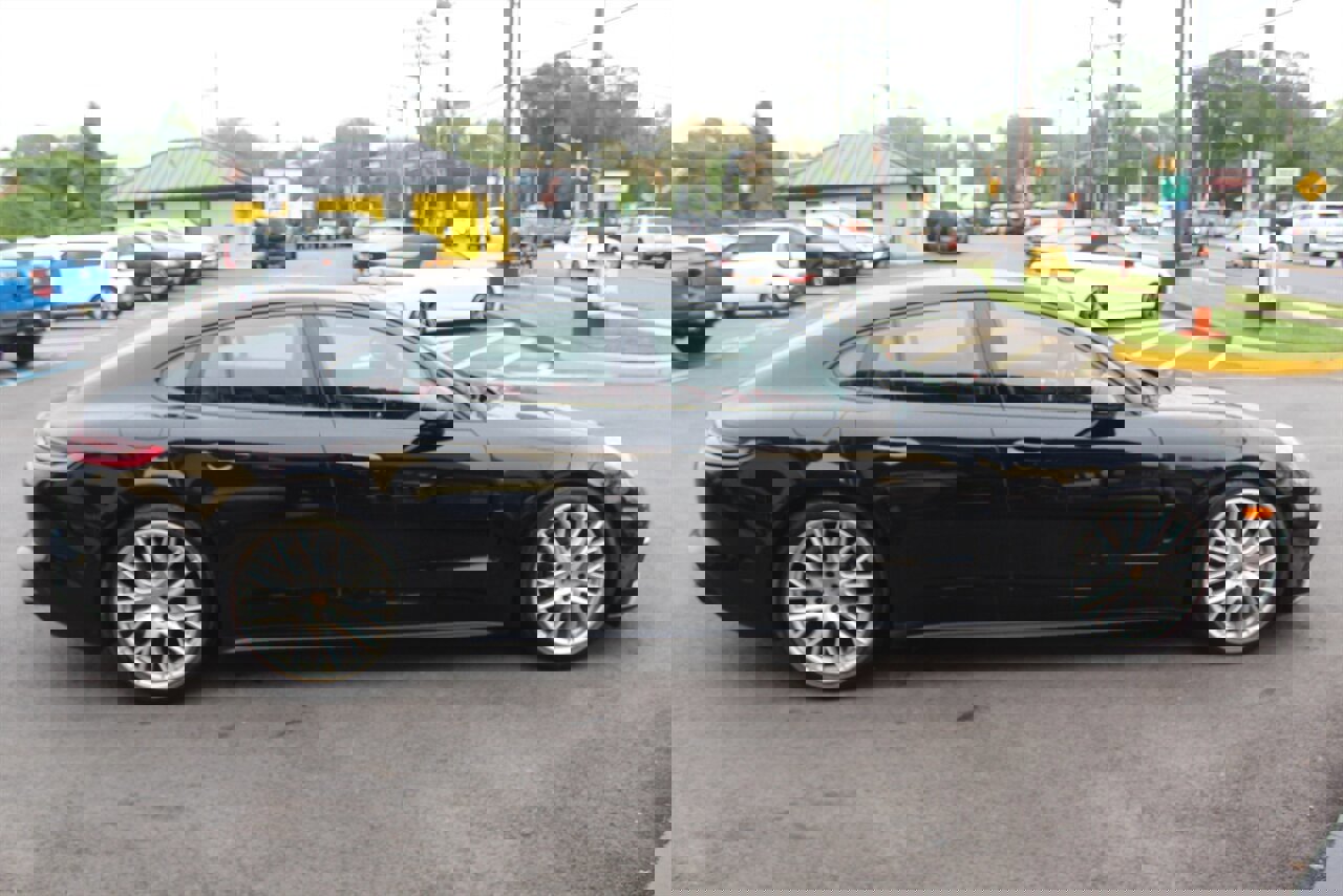 Used 2018 Porsche Panamera 4S image 26