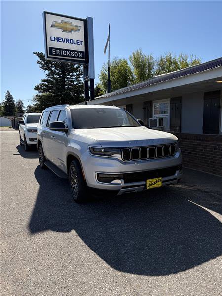 Used 2024 Jeep Wagoneer L Series II w/ Flexible Seating Group AWD/4WD image 2