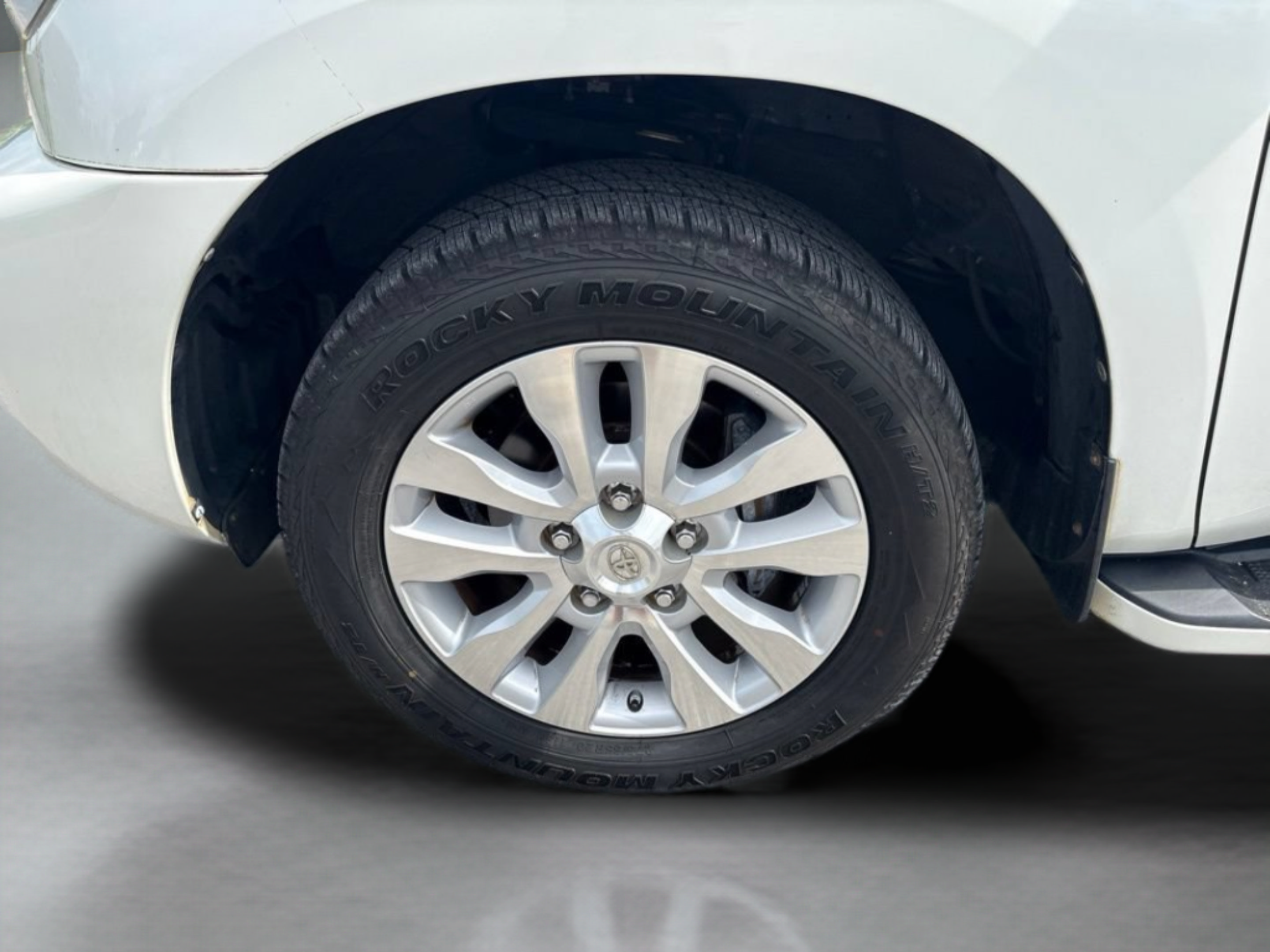 Used 2016 Toyota Sequoia Platinum RWD image 43