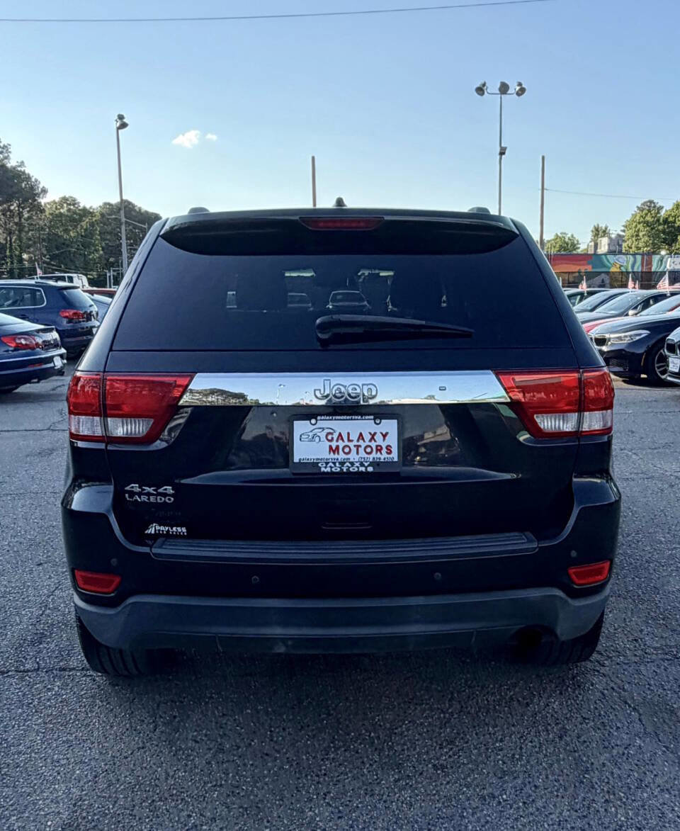 Used 2011 Jeep Grand Cherokee Laredo AWD/4WD image 5