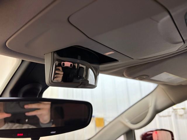 Used 2018 Chrysler Pacifica Touring-L FWD image 32