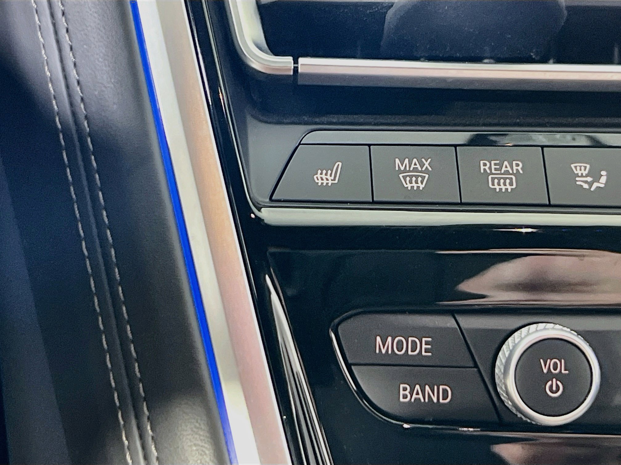 Used 2020 BMW 840i xDrive Convertible w/ M Sport Package AWD/4WD image 21