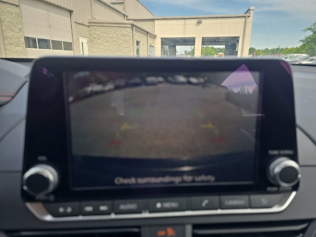 Used 2025 Nissan Altima 2.5 SR FWD image 17