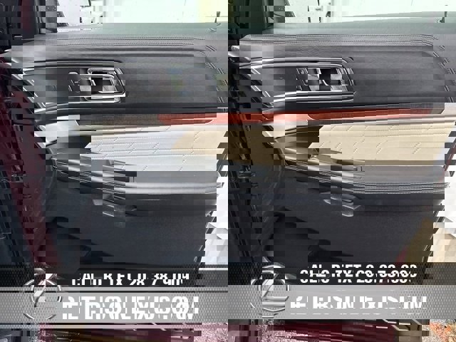 Used 2018 Ford Explorer Platinum image 11