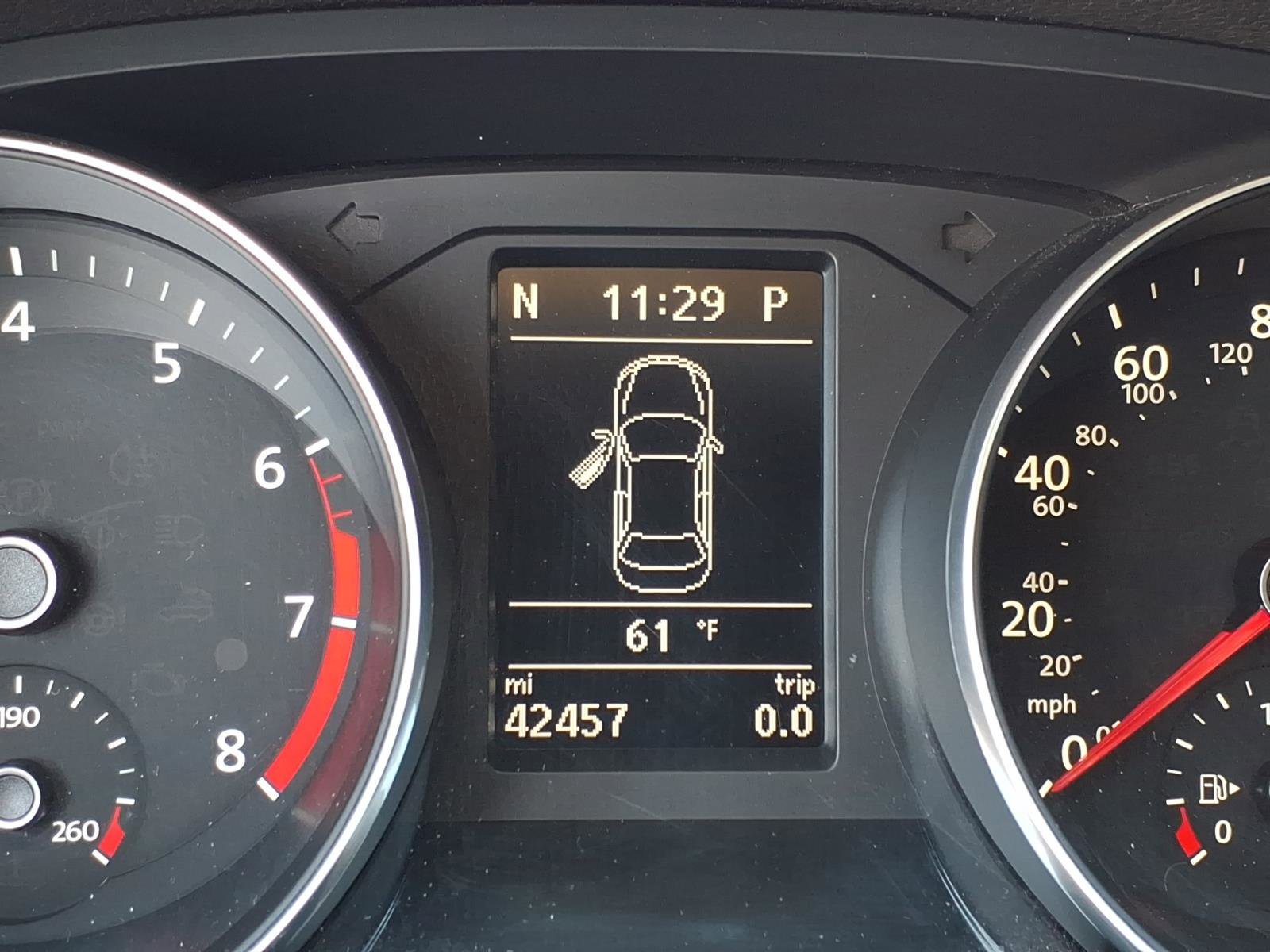 Used 2016 Volkswagen Passat 1.8T SEL Premium image 28