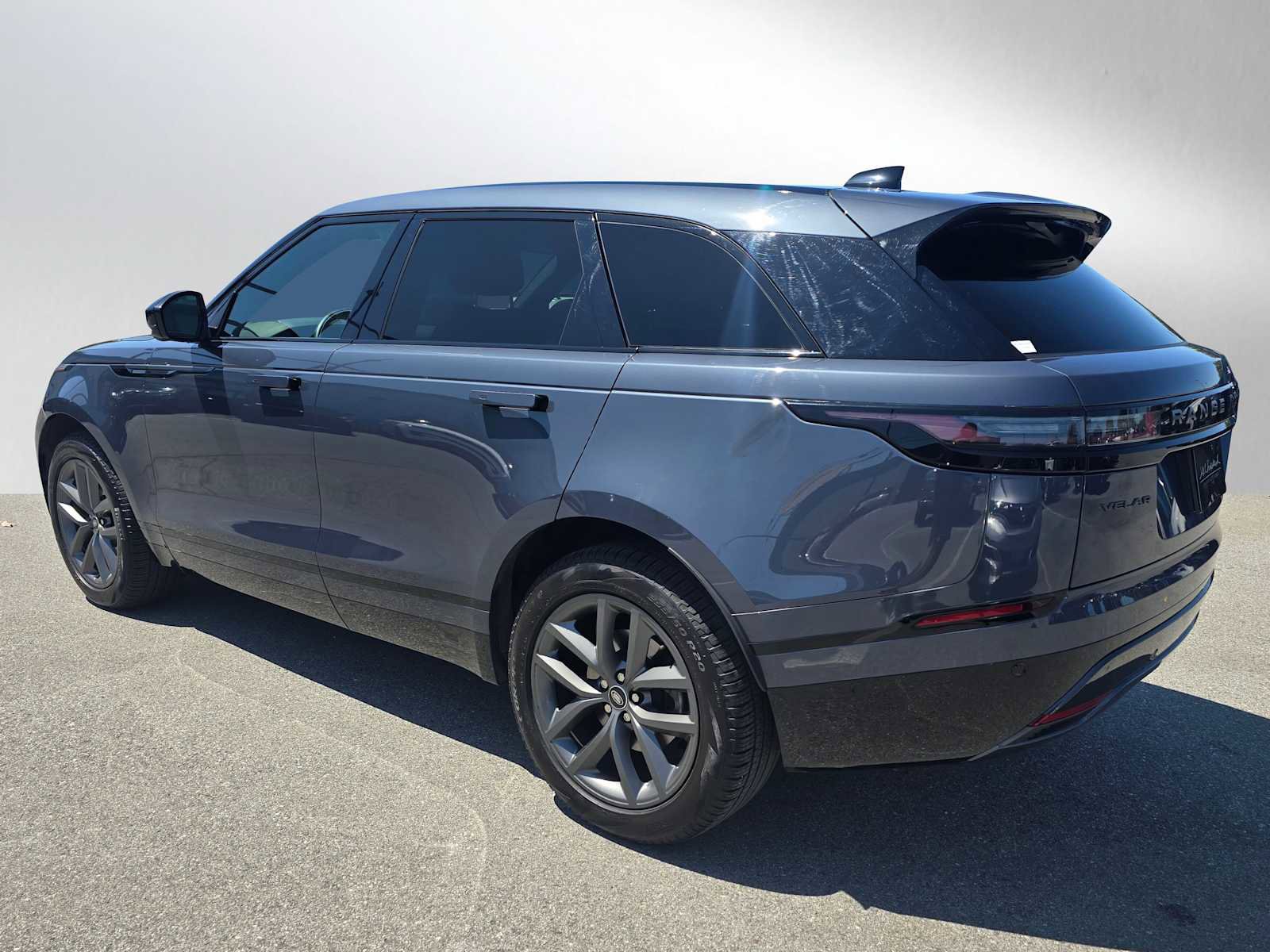Used 2026 Land Rover Range Rover Velar Dynamic SE AWD/4WD image 3