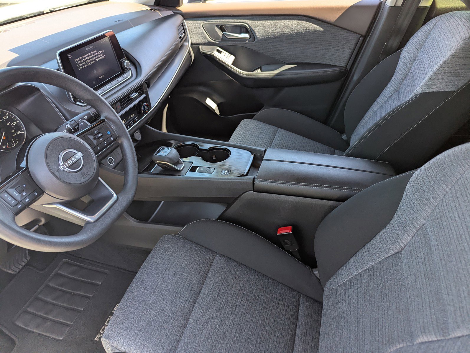 Used 2023 Nissan Rogue SV image 27